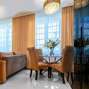 https://versace-jana-pawla.hotelswroclaw.com