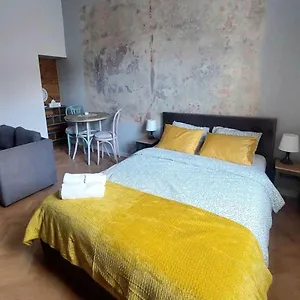 stylish-art-studio-free-parking.krakowhotelspoland.com/