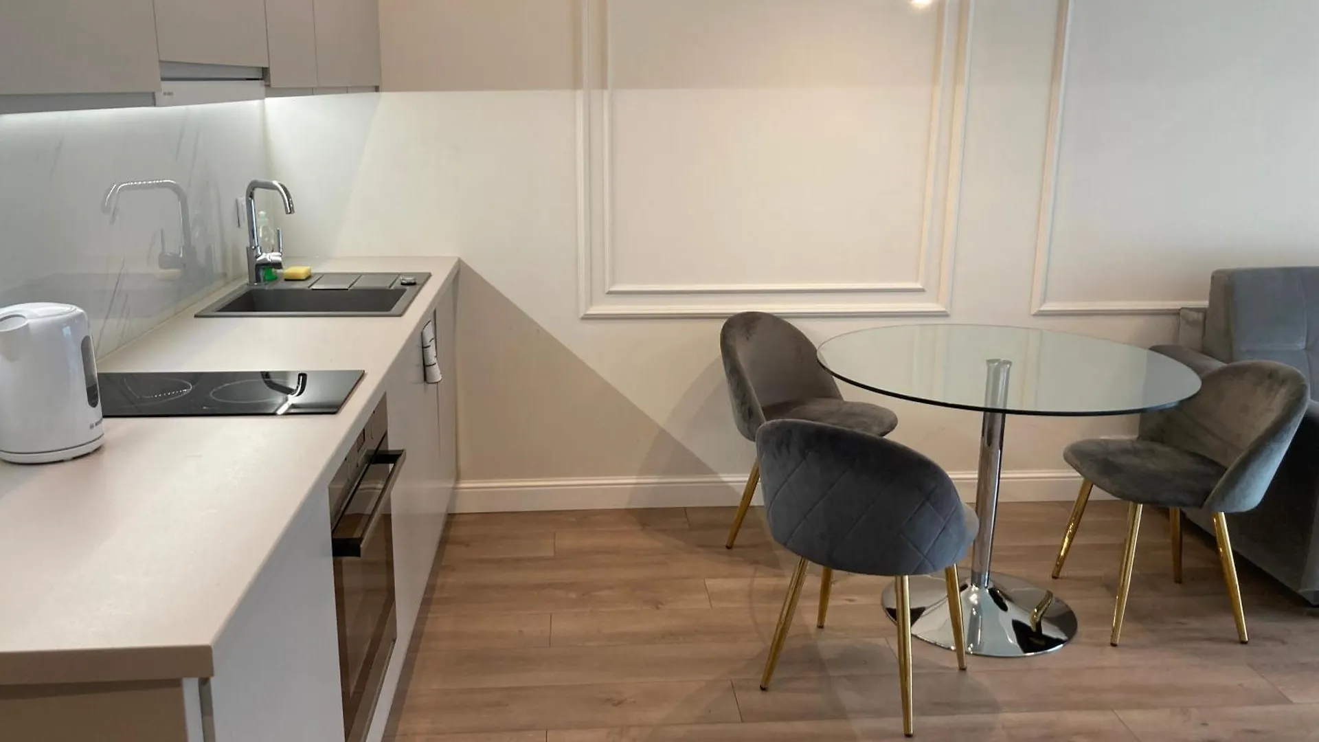 Mennica Residence Hotel Apartments 바르샤바
